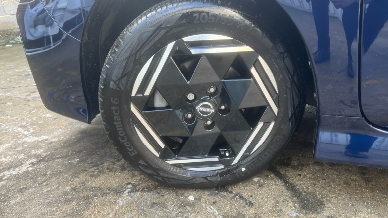 Nissan LEAF 110kW Acenta 39kWh 5dr Auto Electric Hatchback